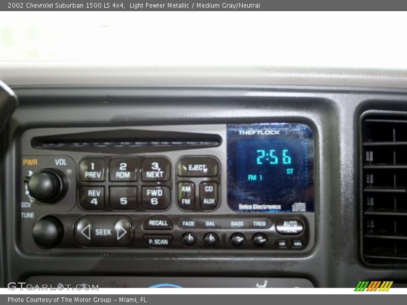 Light Pewter Metallic / Medium Gray/Neutral 2002 Chevrolet Suburban 1500 LS 4x4
