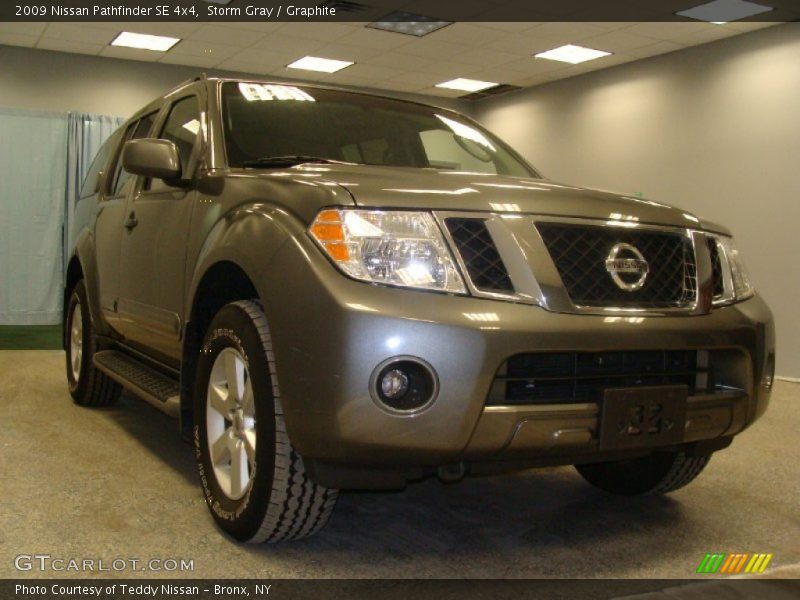 Storm Gray / Graphite 2009 Nissan Pathfinder SE 4x4