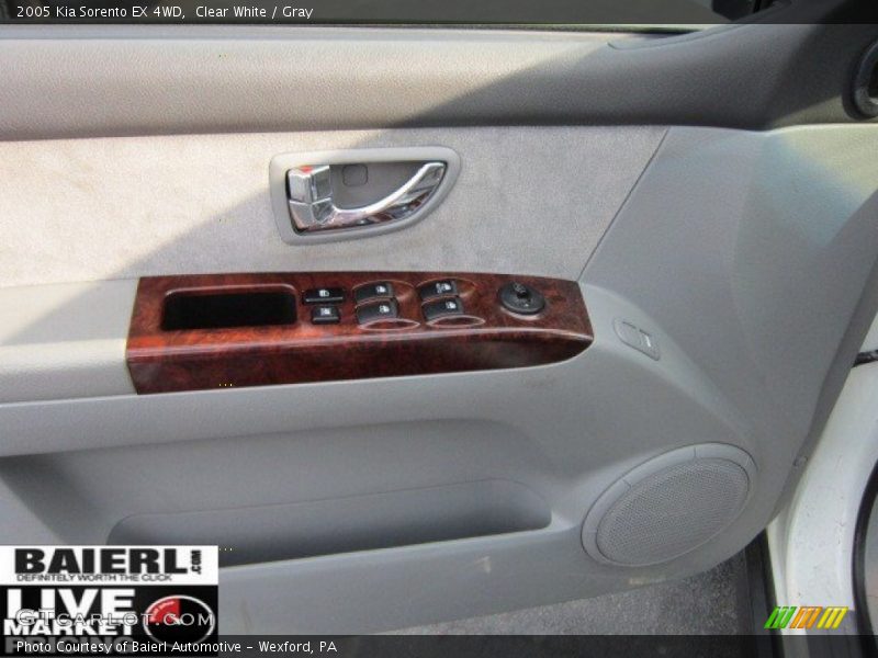 Clear White / Gray 2005 Kia Sorento EX 4WD