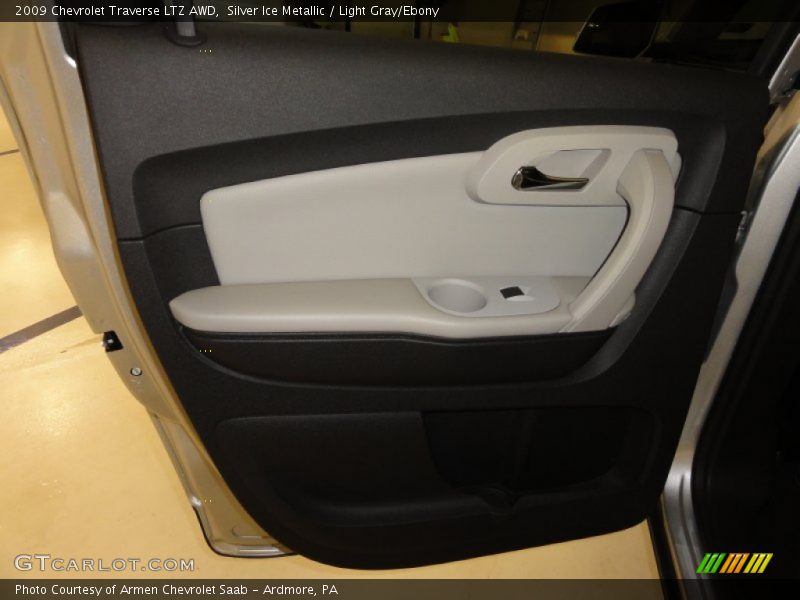 Silver Ice Metallic / Light Gray/Ebony 2009 Chevrolet Traverse LTZ AWD