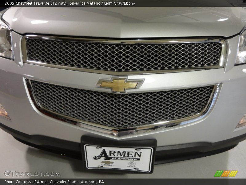 Silver Ice Metallic / Light Gray/Ebony 2009 Chevrolet Traverse LTZ AWD