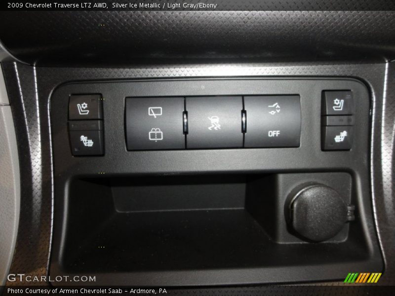 Silver Ice Metallic / Light Gray/Ebony 2009 Chevrolet Traverse LTZ AWD