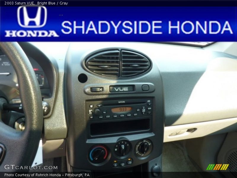 Bright Blue / Gray 2003 Saturn VUE