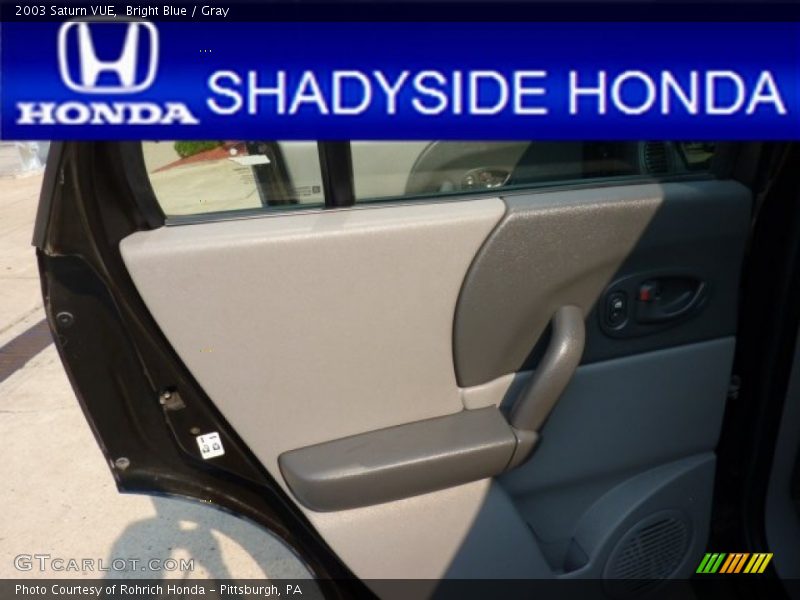 Bright Blue / Gray 2003 Saturn VUE