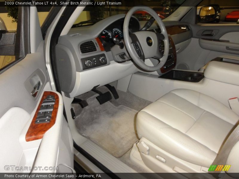 Silver Birch Metallic / Light Titanium 2009 Chevrolet Tahoe LT 4x4