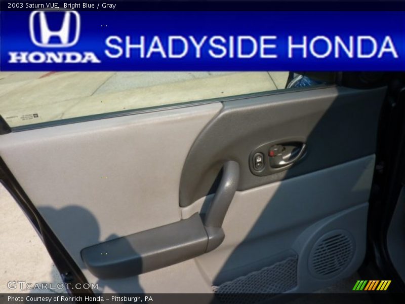 Bright Blue / Gray 2003 Saturn VUE