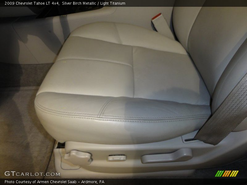 Silver Birch Metallic / Light Titanium 2009 Chevrolet Tahoe LT 4x4