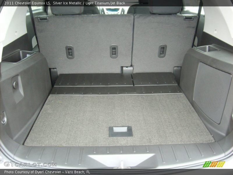 Silver Ice Metallic / Light Titanium/Jet Black 2011 Chevrolet Equinox LS