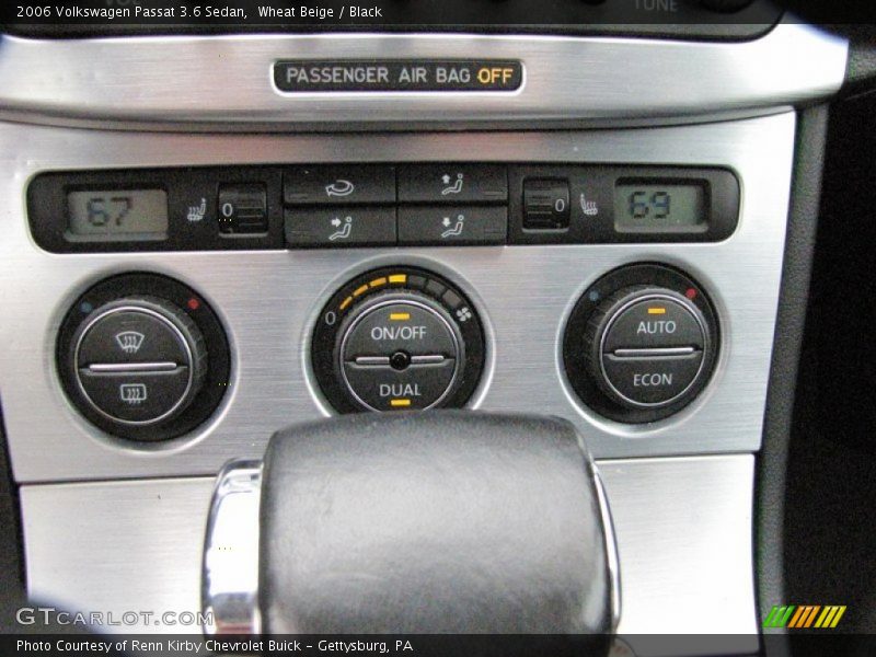 Controls of 2006 Passat 3.6 Sedan