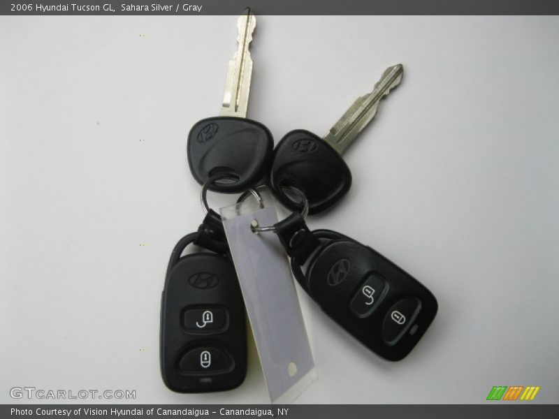 Sahara Silver / Gray 2006 Hyundai Tucson GL