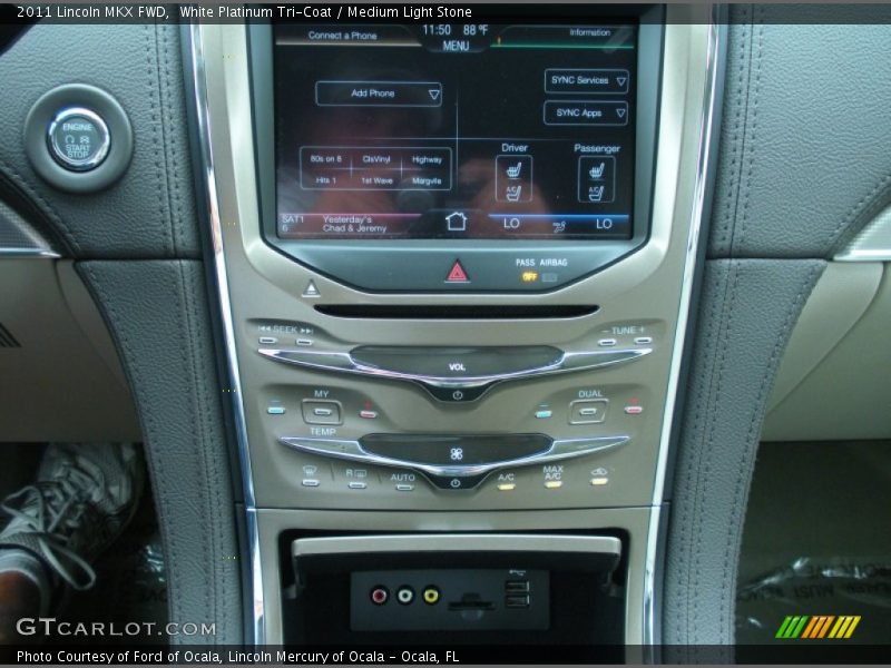 White Platinum Tri-Coat / Medium Light Stone 2011 Lincoln MKX FWD