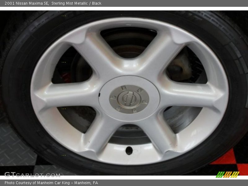 Sterling Mist Metallic / Black 2001 Nissan Maxima SE