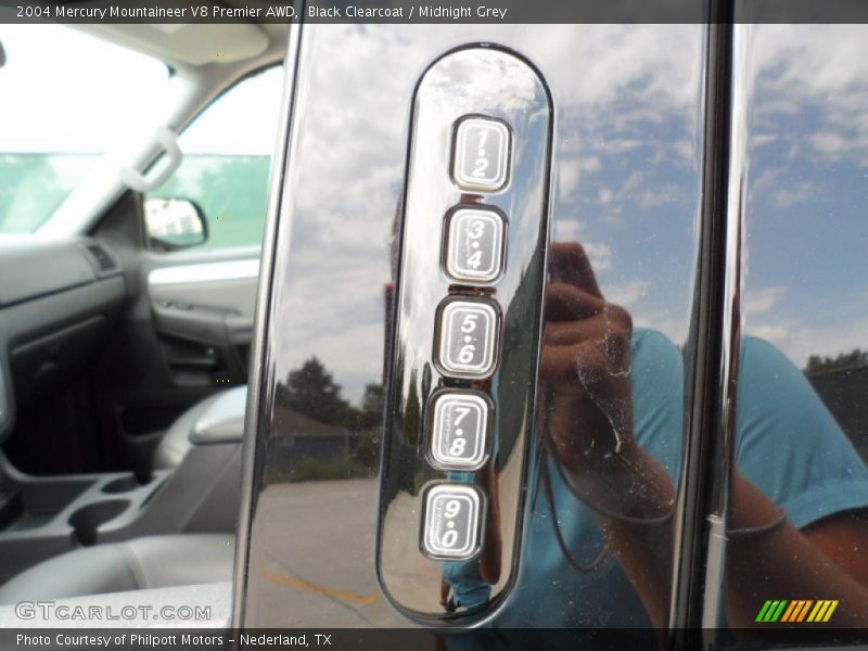 Black Clearcoat / Midnight Grey 2004 Mercury Mountaineer V8 Premier AWD