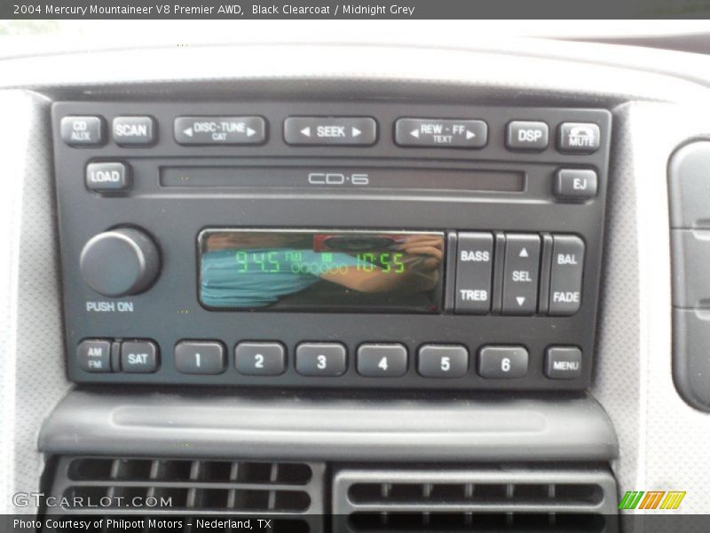 Controls of 2004 Mountaineer V8 Premier AWD