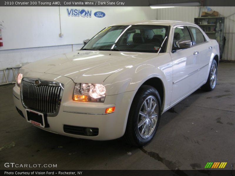 Cool Vanilla White / Dark Slate Gray 2010 Chrysler 300 Touring AWD