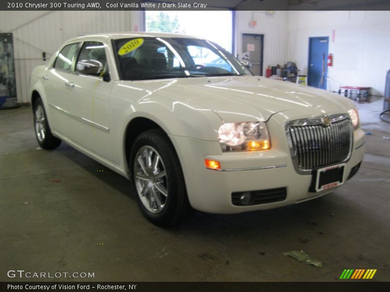 Cool Vanilla White / Dark Slate Gray 2010 Chrysler 300 Touring AWD