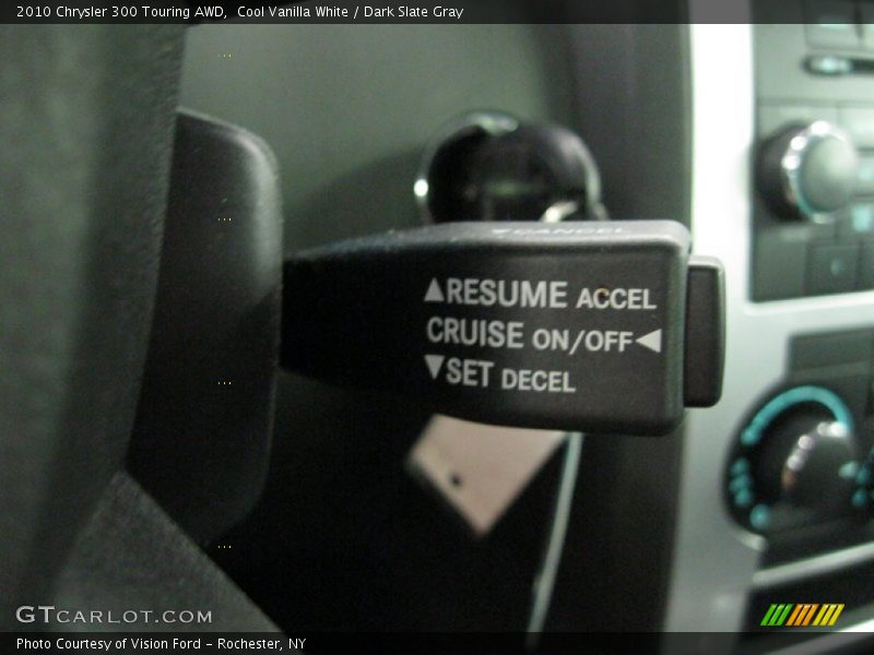 Cool Vanilla White / Dark Slate Gray 2010 Chrysler 300 Touring AWD