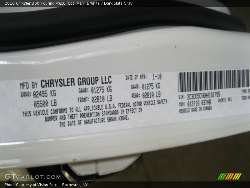 Cool Vanilla White / Dark Slate Gray 2010 Chrysler 300 Touring AWD