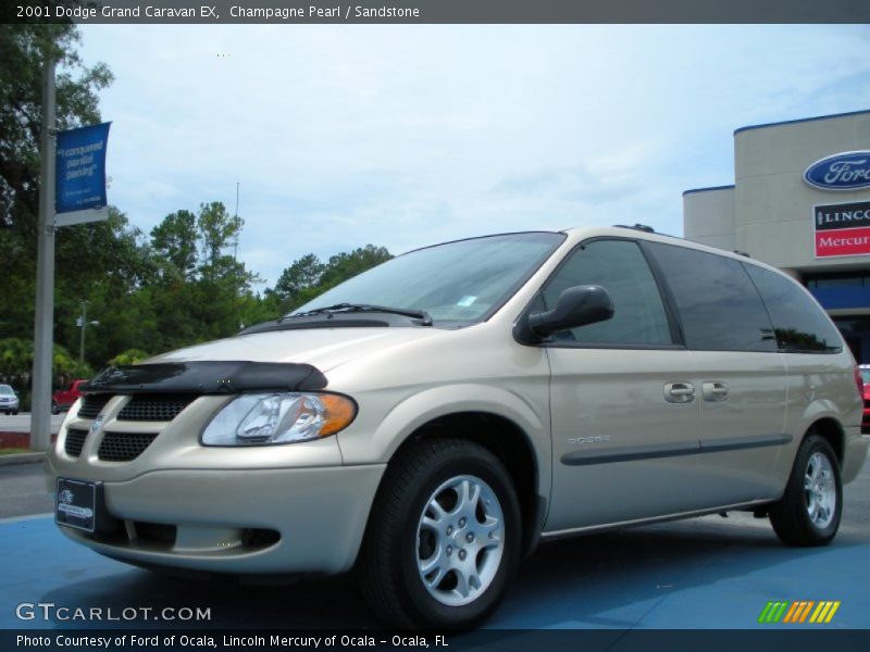 Champagne Pearl / Sandstone 2001 Dodge Grand Caravan EX