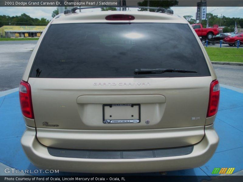Champagne Pearl / Sandstone 2001 Dodge Grand Caravan EX