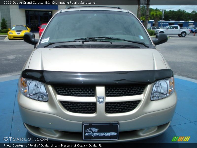 Champagne Pearl / Sandstone 2001 Dodge Grand Caravan EX