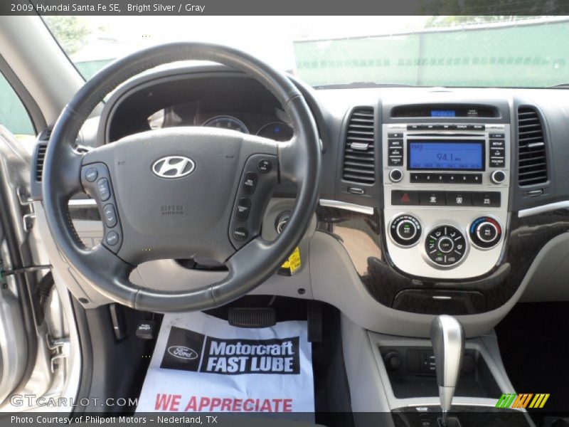Bright Silver / Gray 2009 Hyundai Santa Fe SE