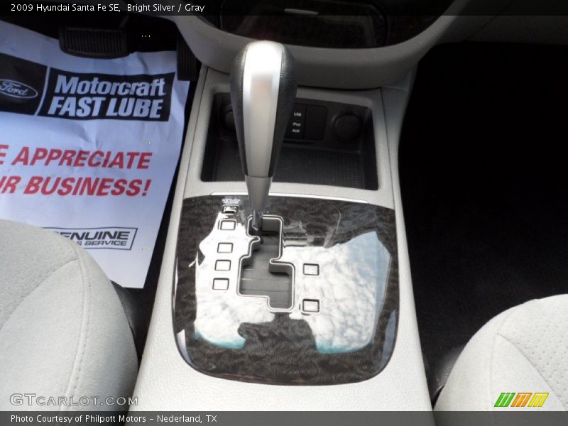 Bright Silver / Gray 2009 Hyundai Santa Fe SE
