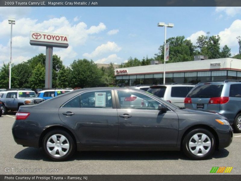 Magnetic Gray Metallic / Ash 2009 Toyota Camry LE