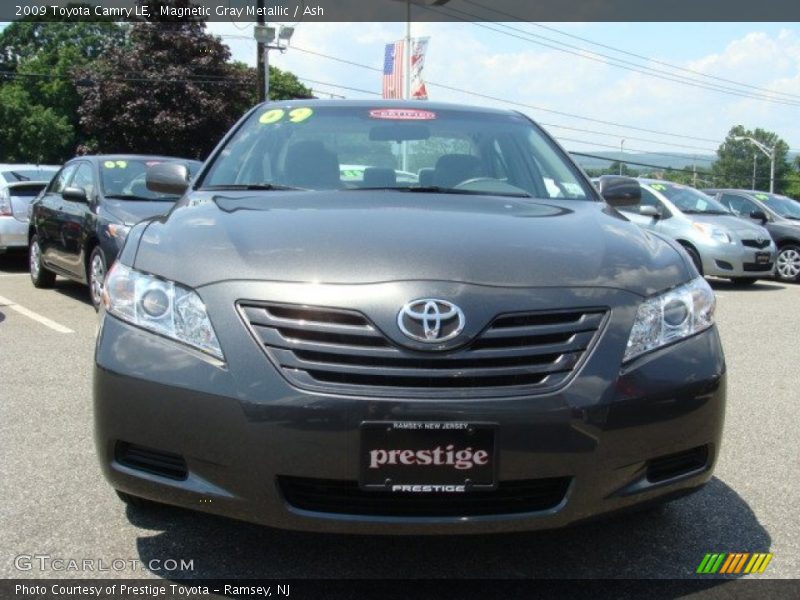 Magnetic Gray Metallic / Ash 2009 Toyota Camry LE