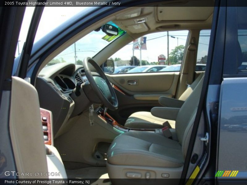 Bluestone Metallic / Ivory 2005 Toyota Highlander Limited 4WD