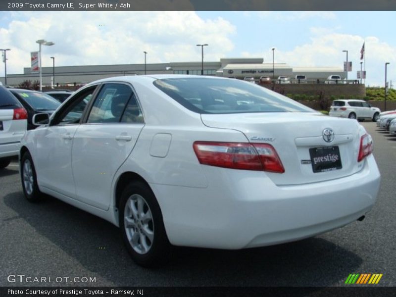 Super White / Ash 2009 Toyota Camry LE
