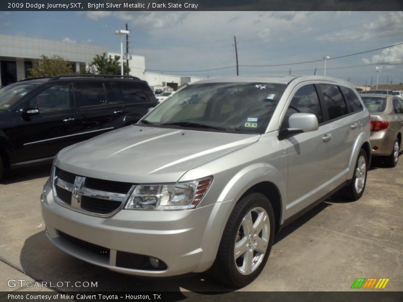 Front 3/4 View of 2009 Journey SXT