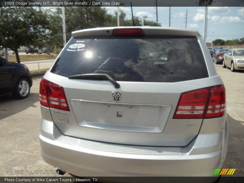 Bright Silver Metallic / Dark Slate Gray 2009 Dodge Journey SXT