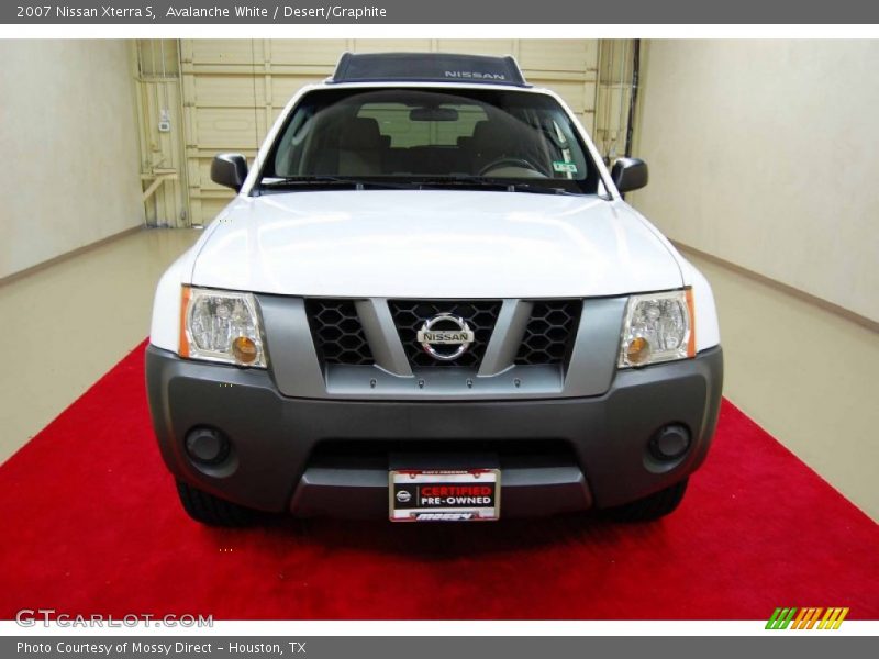 Avalanche White / Desert/Graphite 2007 Nissan Xterra S