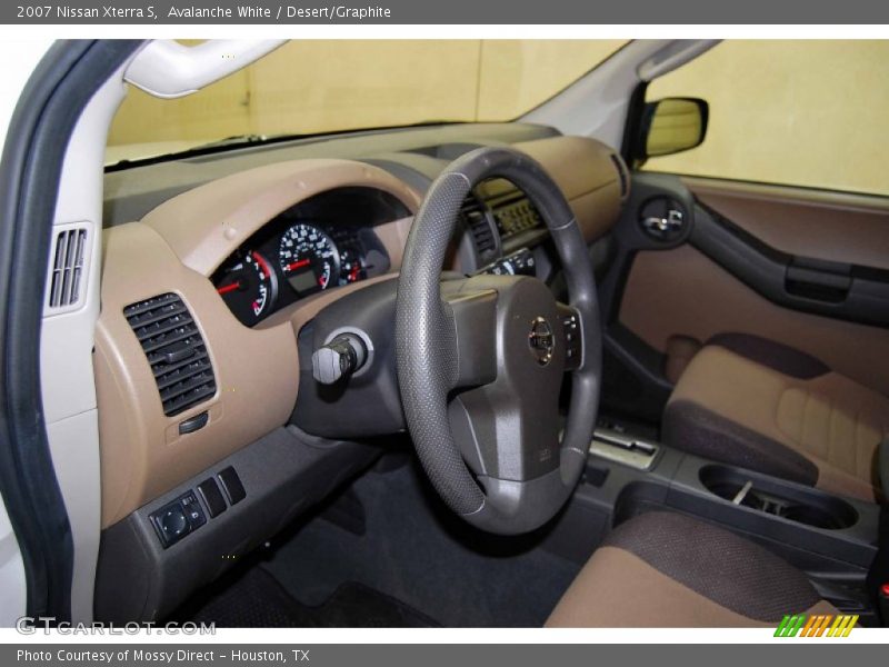 Avalanche White / Desert/Graphite 2007 Nissan Xterra S