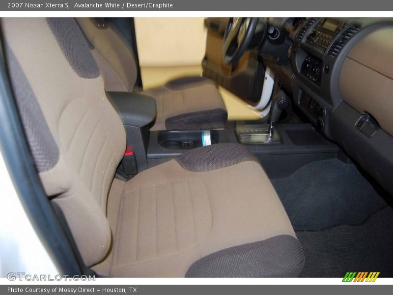 Avalanche White / Desert/Graphite 2007 Nissan Xterra S