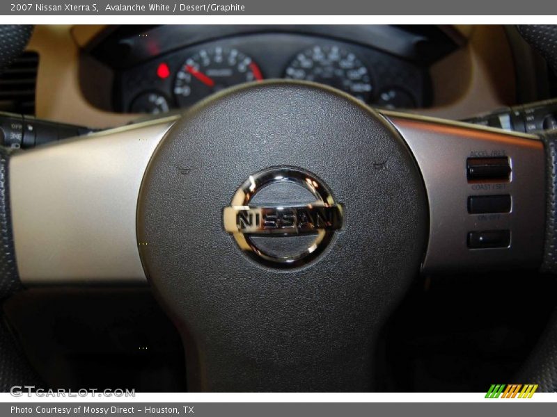 Avalanche White / Desert/Graphite 2007 Nissan Xterra S