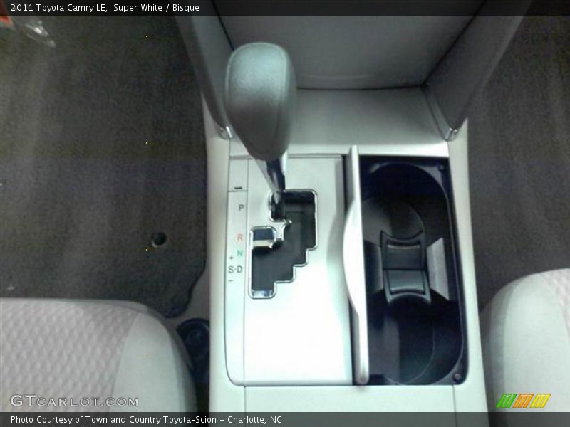 Super White / Bisque 2011 Toyota Camry LE