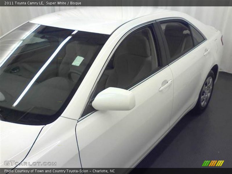 Super White / Bisque 2011 Toyota Camry LE