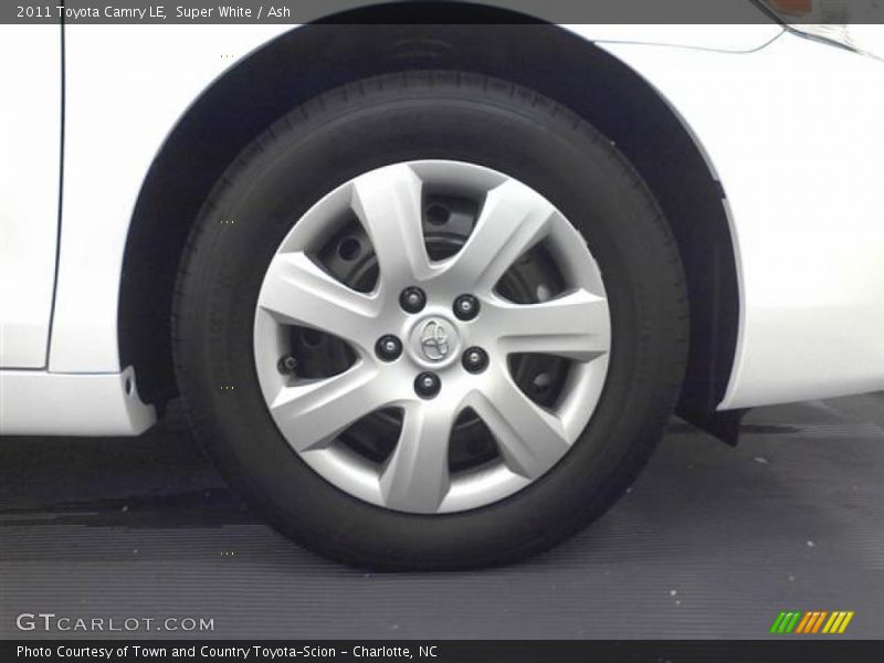 Super White / Ash 2011 Toyota Camry LE
