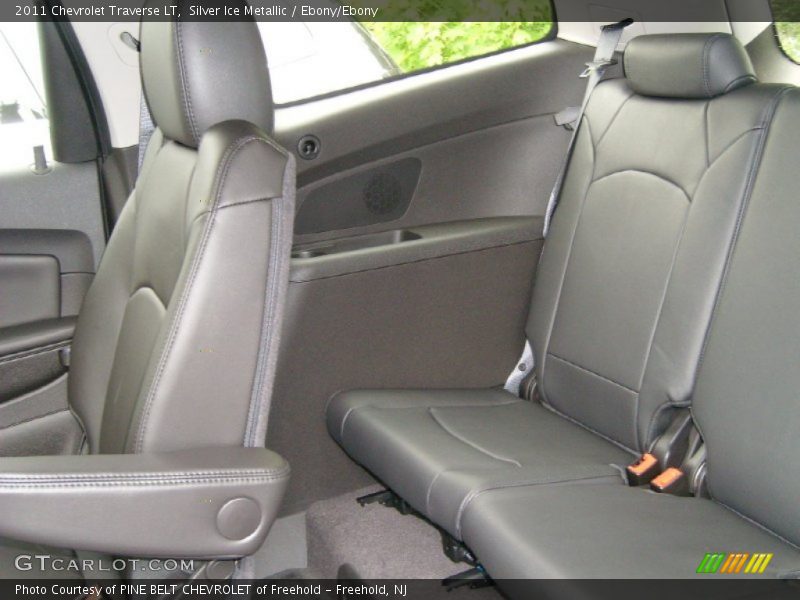 Silver Ice Metallic / Ebony/Ebony 2011 Chevrolet Traverse LT