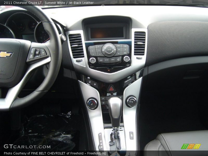 Summit White / Jet Black Leather 2011 Chevrolet Cruze LT