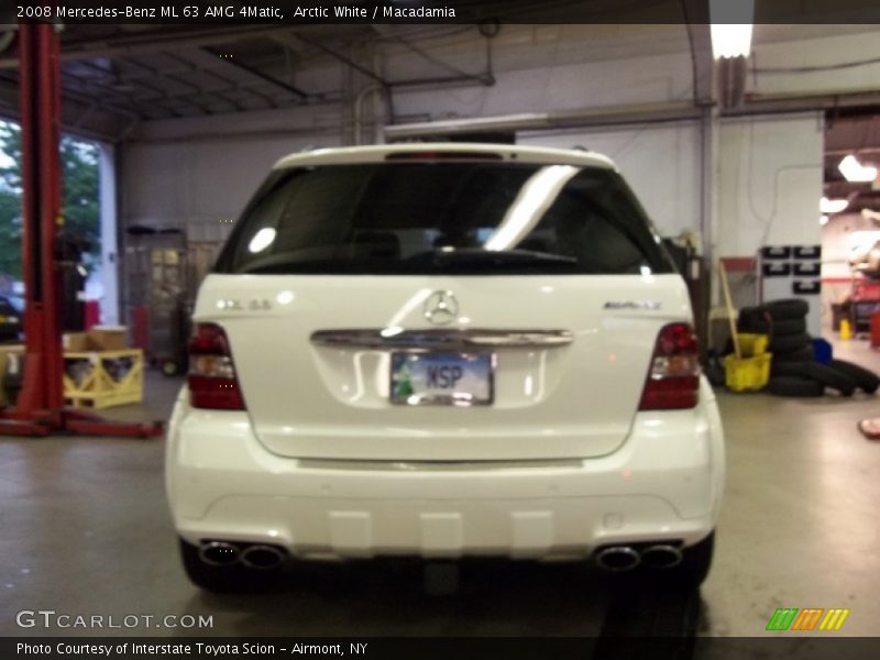 Arctic White / Macadamia 2008 Mercedes-Benz ML 63 AMG 4Matic