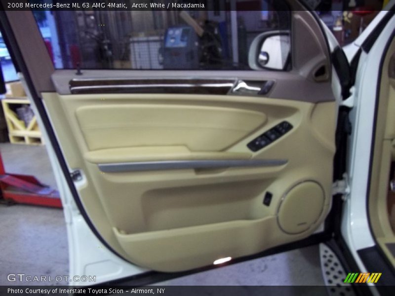 Arctic White / Macadamia 2008 Mercedes-Benz ML 63 AMG 4Matic