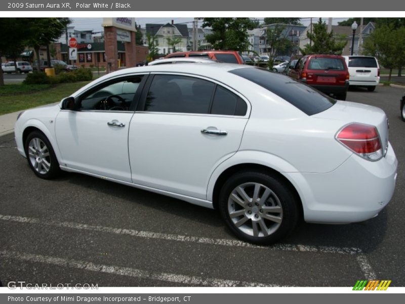 Polar White / Black 2009 Saturn Aura XR