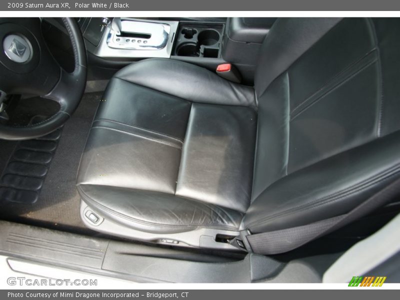 Polar White / Black 2009 Saturn Aura XR