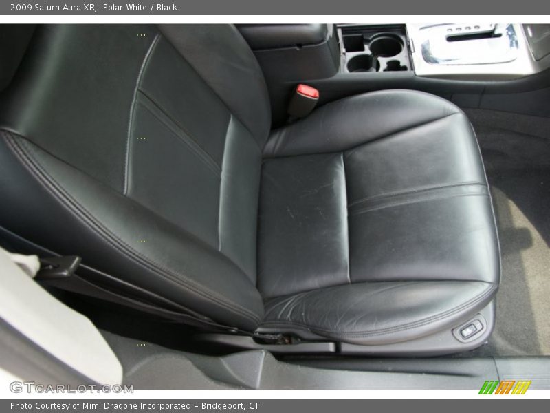 Polar White / Black 2009 Saturn Aura XR