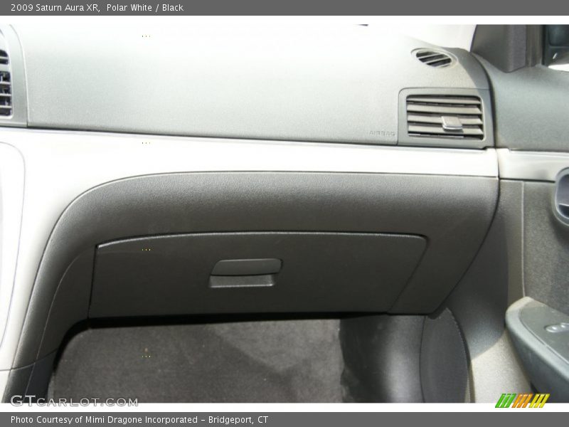 Polar White / Black 2009 Saturn Aura XR