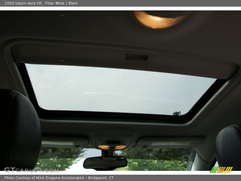 Polar White / Black 2009 Saturn Aura XR
