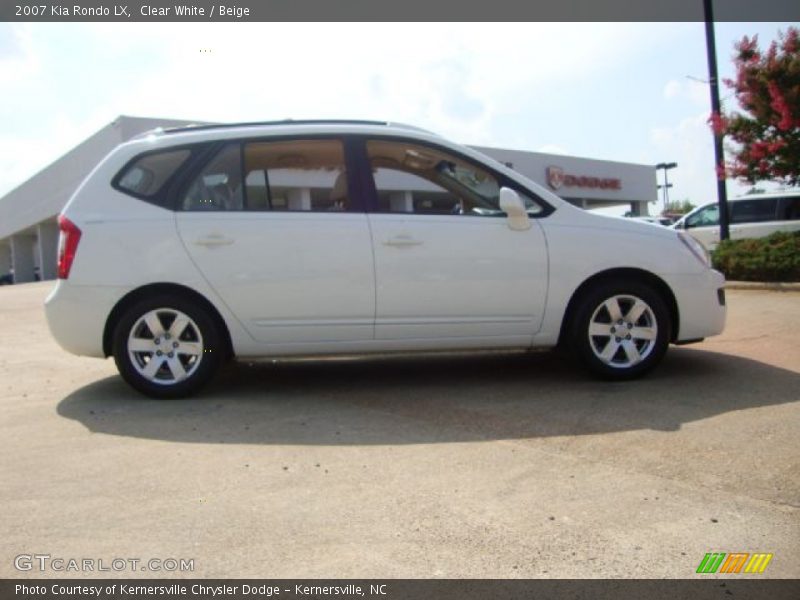 Clear White / Beige 2007 Kia Rondo LX